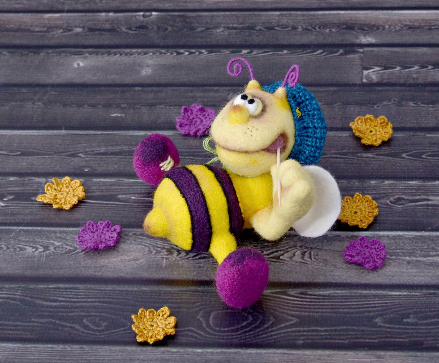 Needle felted Bee. Kid room decor.