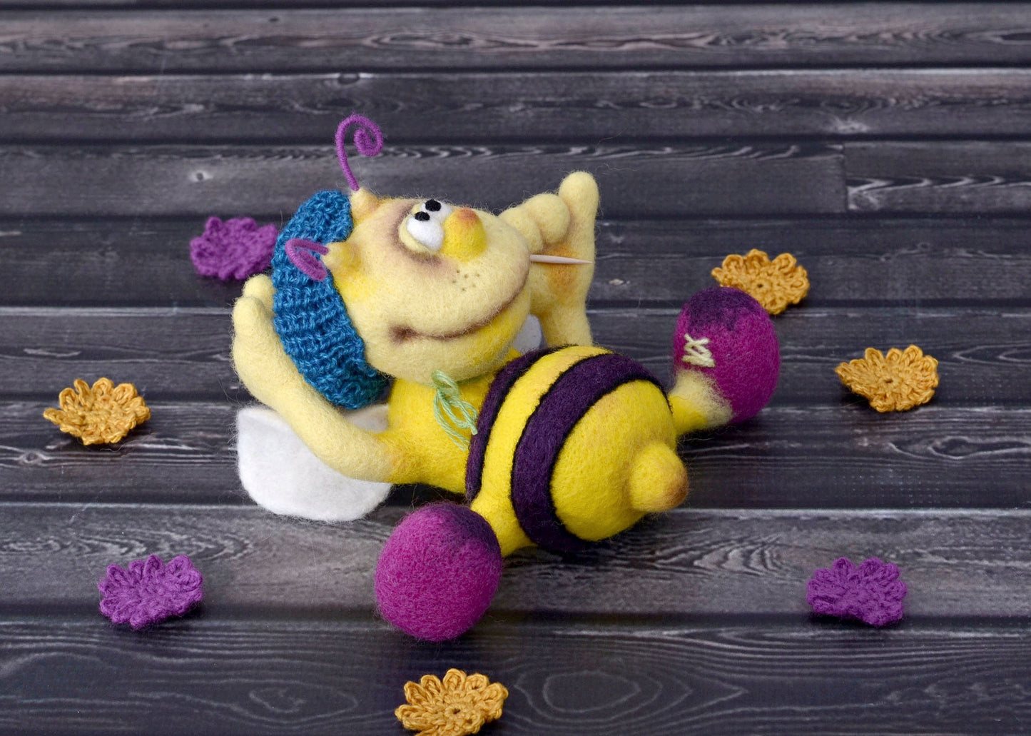 Needle felted Bee. Kid room decor.